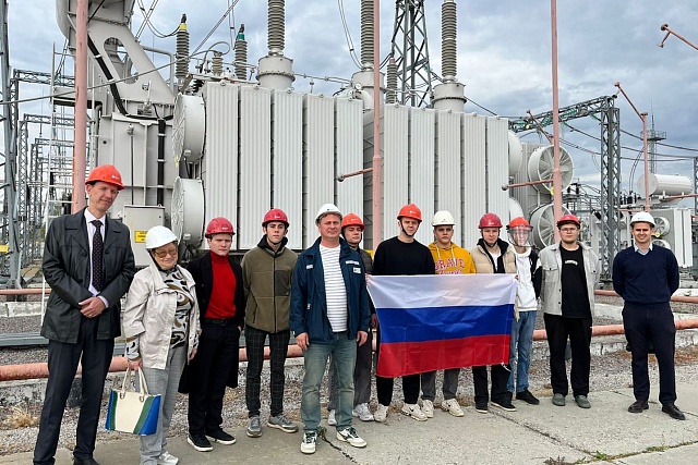 Для студентов ПГУ проведена экскурсия на подстанцию «Пенза-1» Для студентов ПГУ проведена экскурсия на подстанцию «Пенза-1»